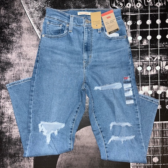 NWT Levi’s Mom Jeans - Picture 4 of 8